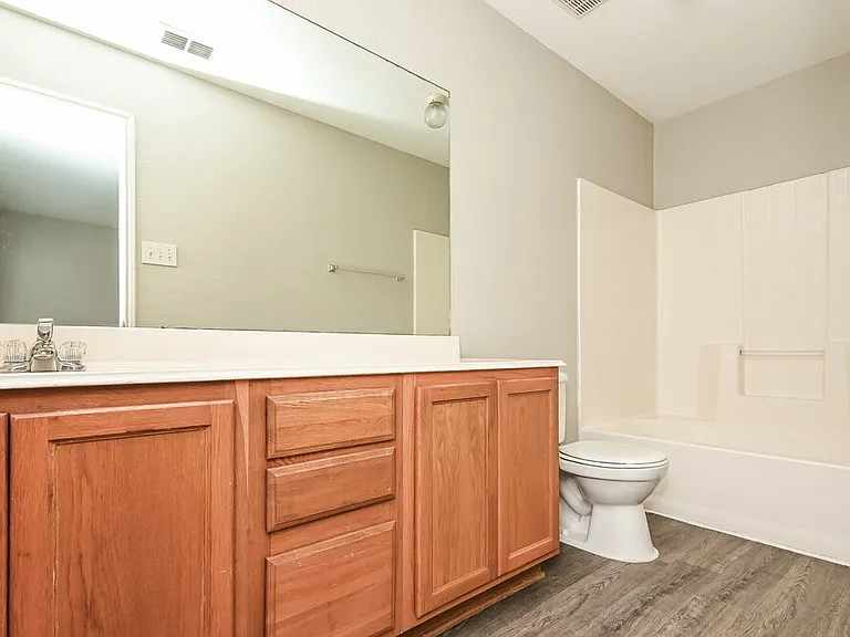 1424 Pine Ln — Photo 13