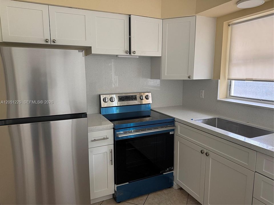 2nd image of 2241 Monroe St APT 8