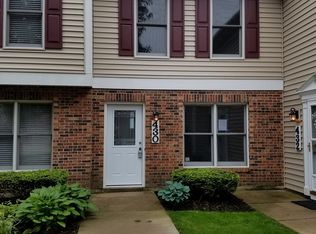 430 Kensington Ct, Naperville, IL 60563