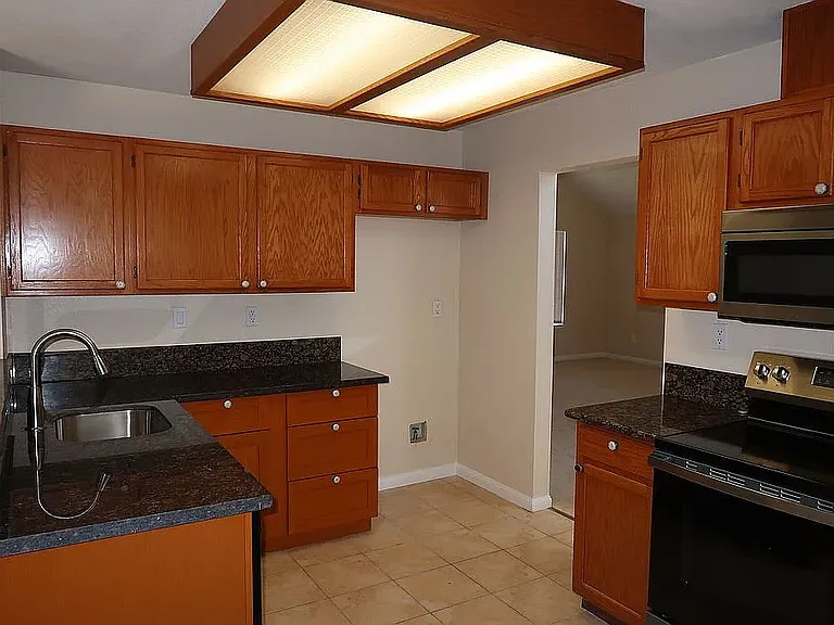 701 Deerfield Dr — Photo 12