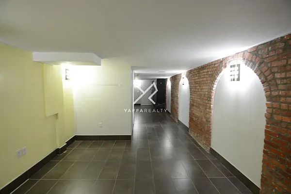 Rented by Yaffa Realty LLC | media 25