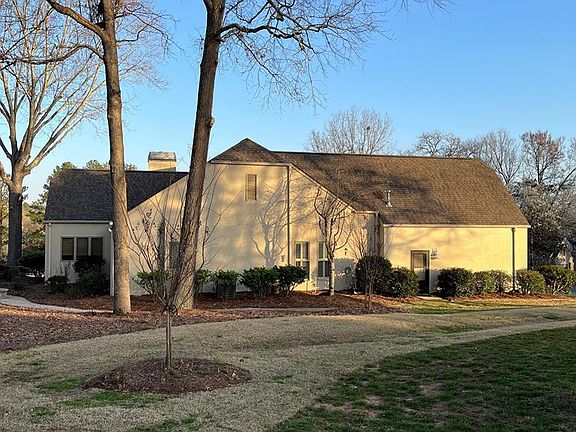 2nd image of 124 Village Rd