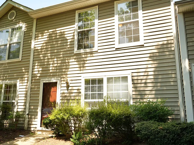 111 Darien Ter — Photo 29