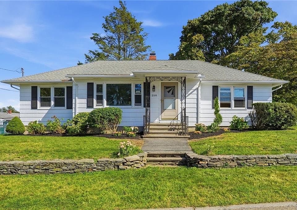 1st image of 250 E View Ave