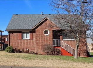 206 Lorraine Dr, Weirton, WV 26062