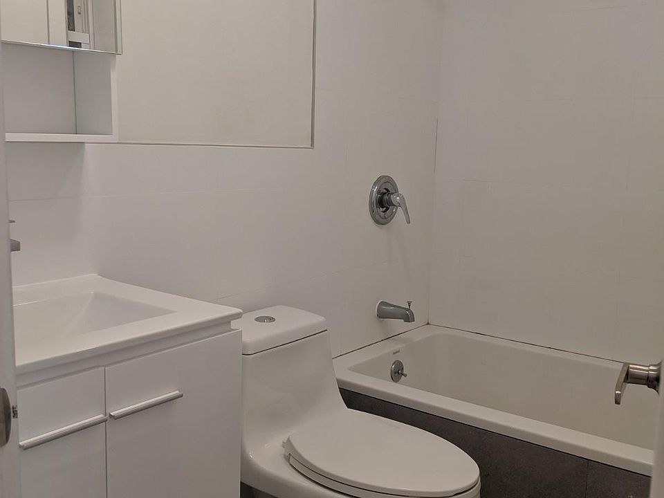 2nd image of 590 Bergen Ave APT B3