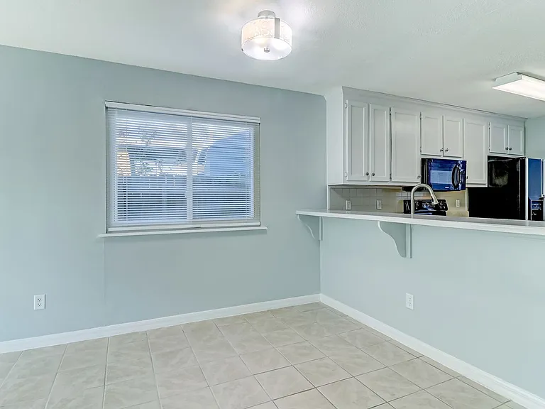 833 Mary St #B — Photo 8