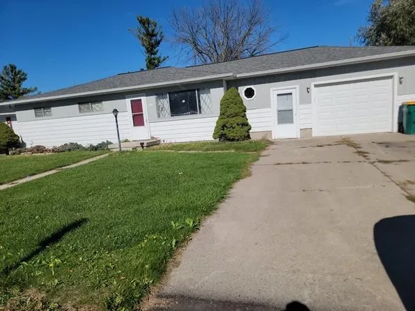 2806 Paradise Ct, Bay City, MI 48708