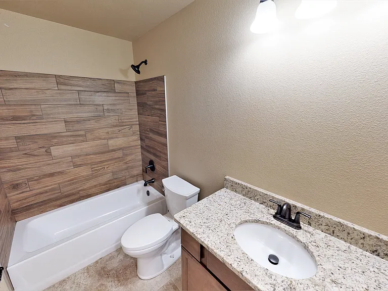 1009 N Brook Dr — Photo 15
