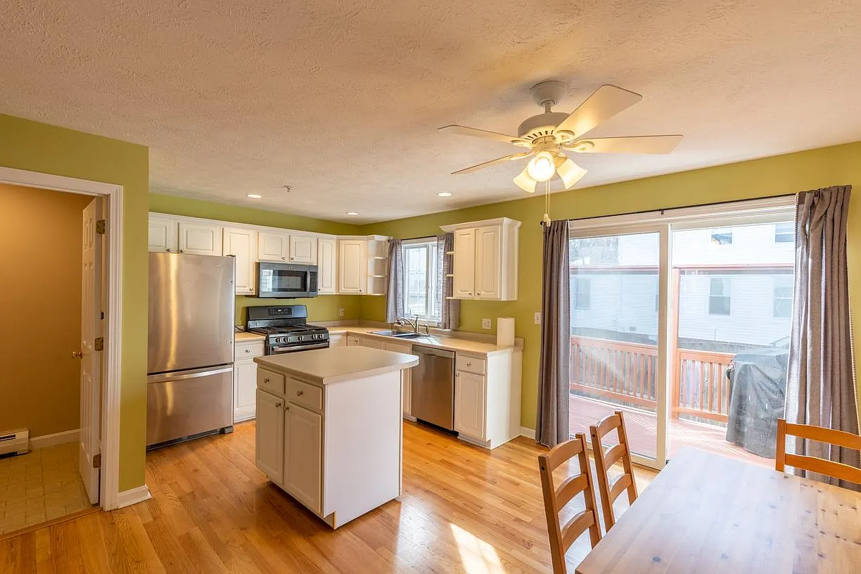 2 bed, 1604 sqft, $3,000 — Photo 4