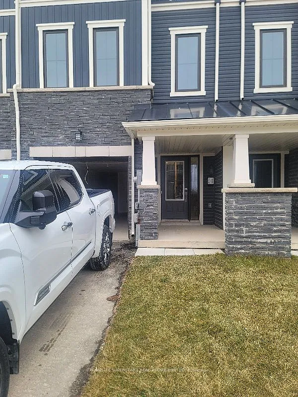 3 bed, $2,500 — Photo 1