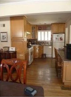 4th image of 162 Ramapo Ave