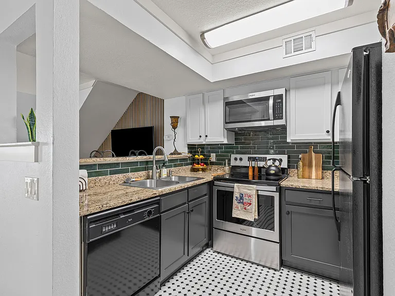 3109 Sondra Dr #208 — Photo 10
