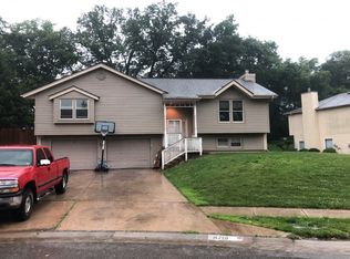 8719 N Winan Ave, Kansas City, MO 64153