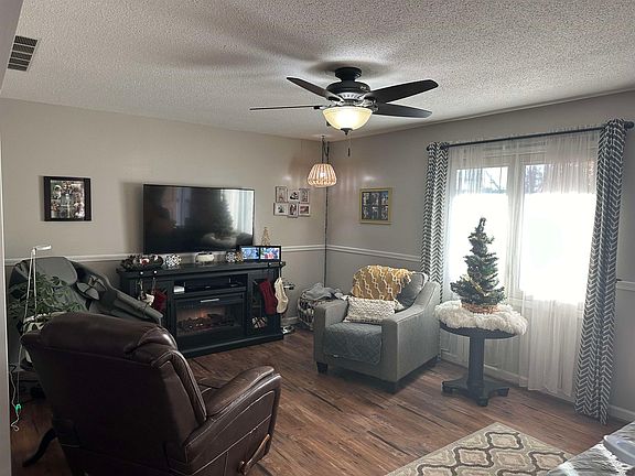 2nd image of 2216 Felten Dr