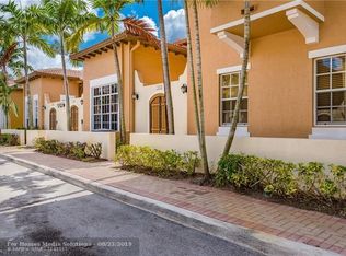 810 SW 146th Ter, Pembroke Pines, FL 33027