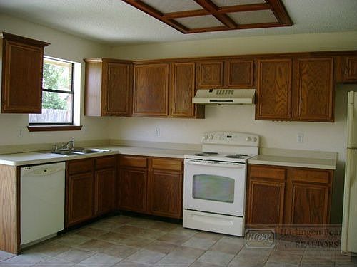 3rd image of 2426 River Dr