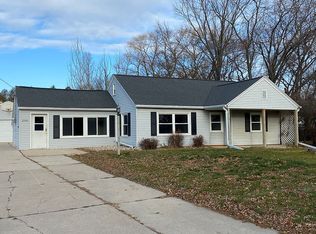 2090 Lost Dauphin Rd, De Pere, WI 54115