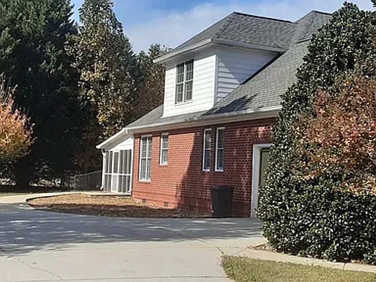 1070 Camden Park Dr — Photo 13