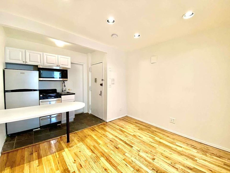 1st image of 453 W 46th St #B3