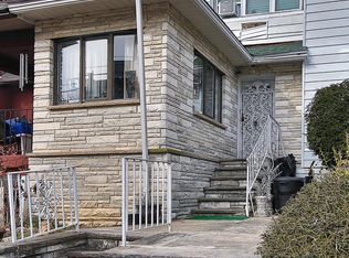 323 W Apsley St, Philadelphia, PA 19144