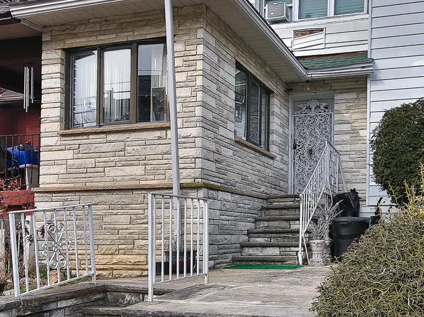 323 W Apsley St, Philadelphia, PA 19144