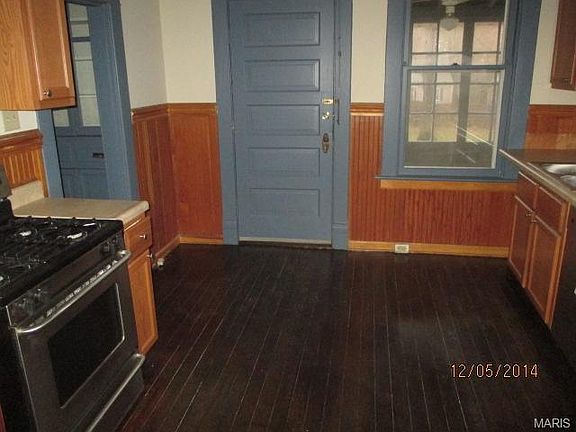 5th image of 177 Cornelia Ave