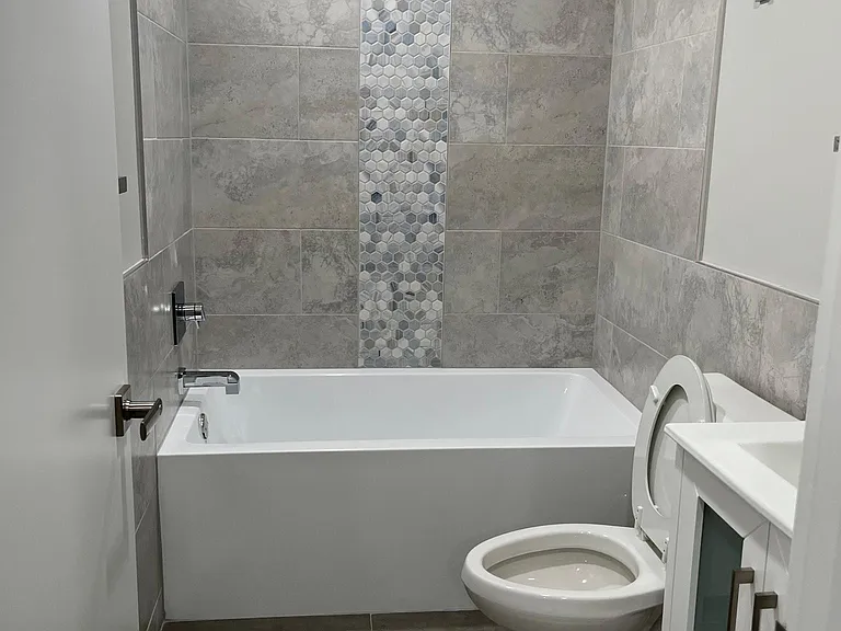 1909 N 4th St #1 — Photo 7