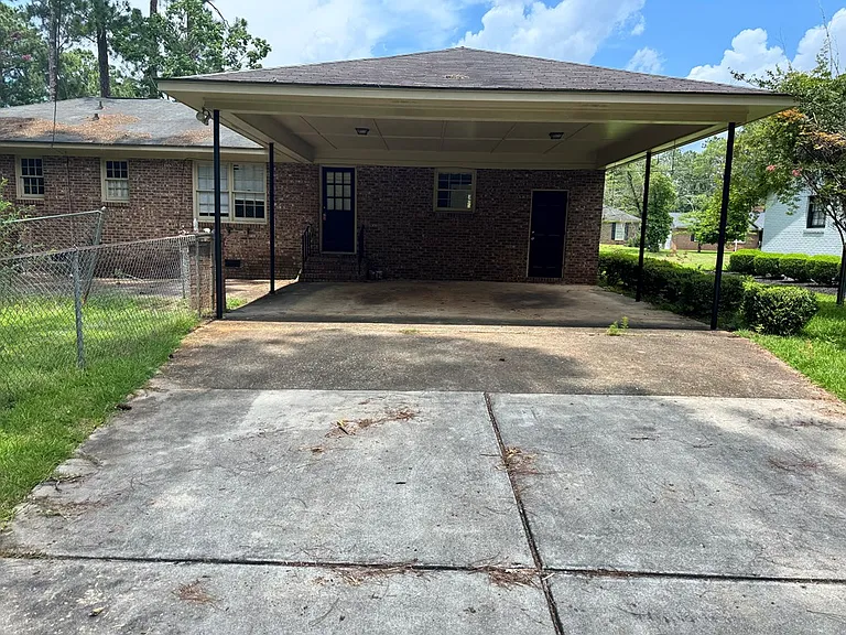 2714 Pine Manor Ln — Photo 10