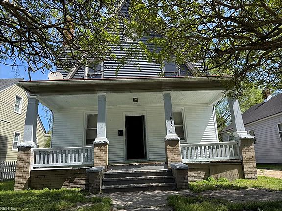 3rd image of 1925 Elm Ave