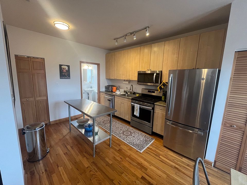 1st image of 1363 N Bosworth Ave APT 9