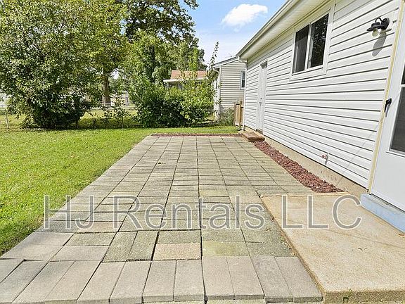 5th image of 532 Holiday Ave