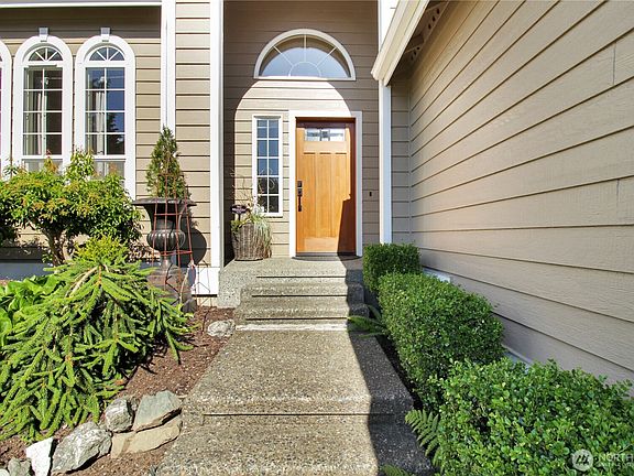 3rd image of 17513 Redhawk Drive