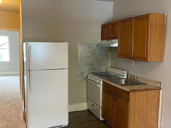 2nd image of 203 Spruce St