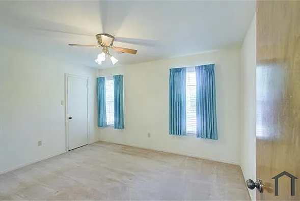 16318 Southampton Dr — Photo 9