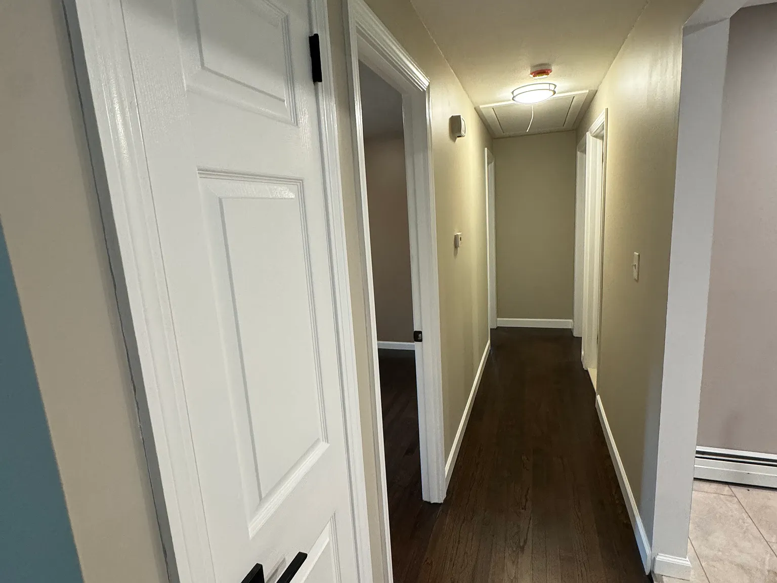 3 bed, 1008 sqft, $3,000 — Photo 4