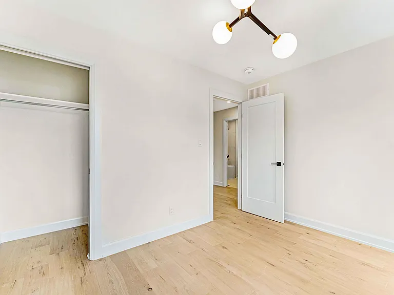 138 Carillon St #A — Photo 14