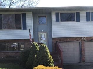 6868 Shelly Dr, Madison, OH 44057
