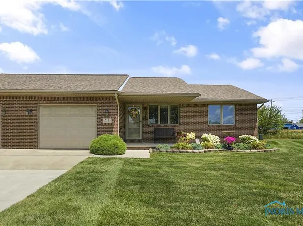 516 Woodpointe Dr, Woodville, OH 43469