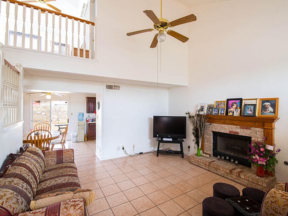 4th image of 11871 Stone Castle Dr