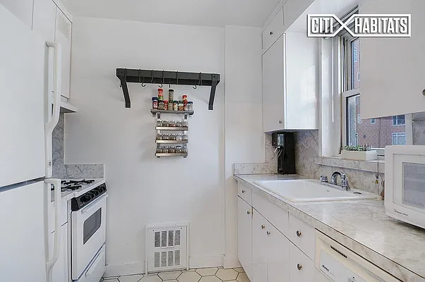 Rented by Citi Habitats | media 10