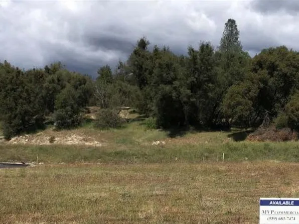 1 W Junction Dr, Oakhurst, CA 93644