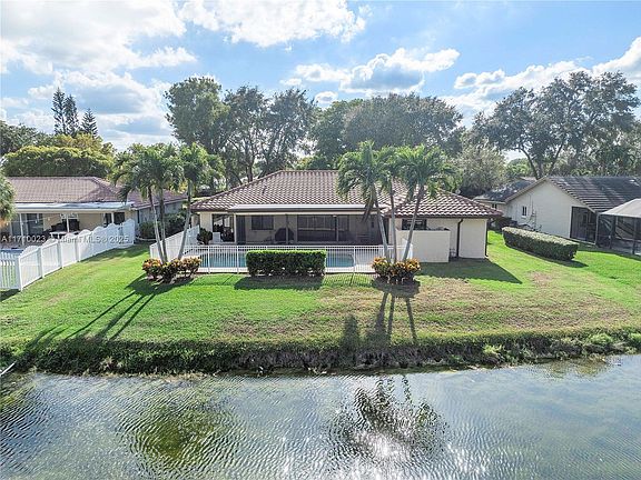 3rd image of 11195 NW 15th St
