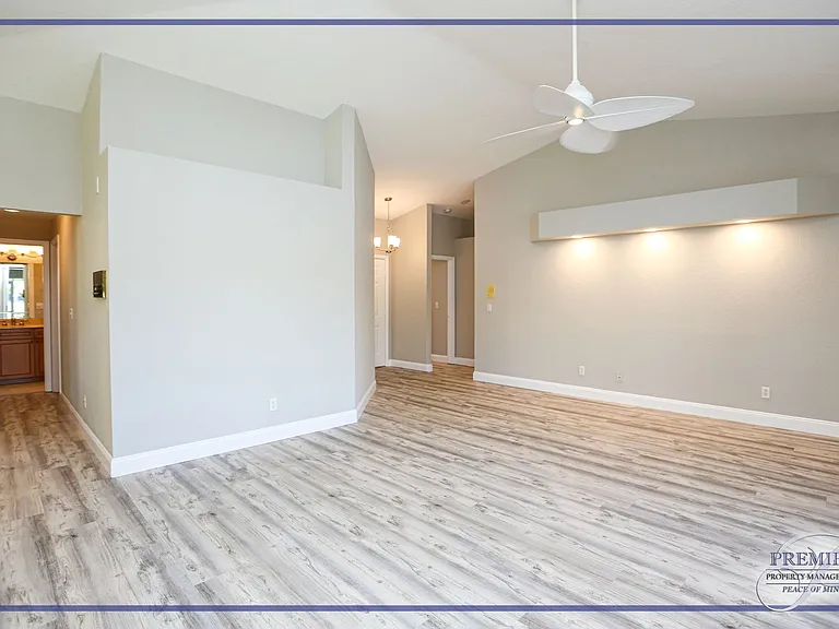 402 Emerald Bay Cir #E7 — Photo 11