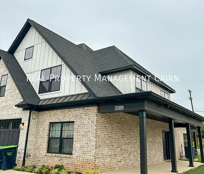1009 Easton Ct — Photo 4