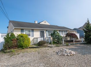 827 Leeward Dr, Forked River, NJ 08731