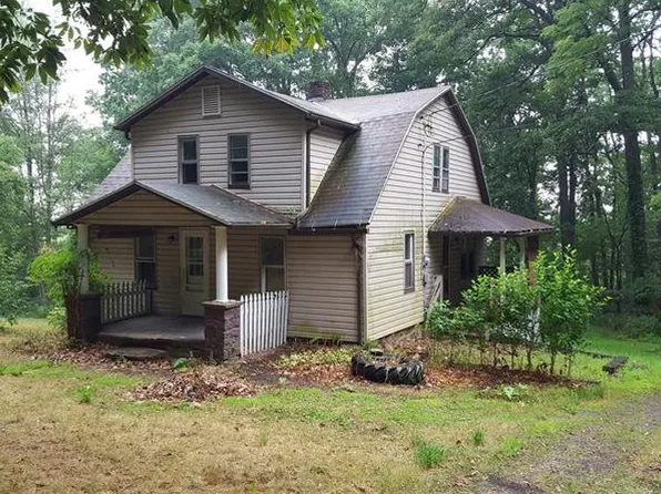 425 Scratch Hill Rd, Meyersdale, PA 15552