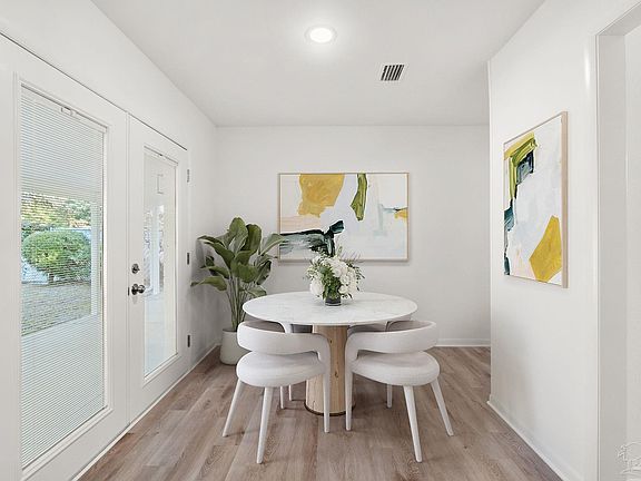 5th image of 301 Priscilla Dr