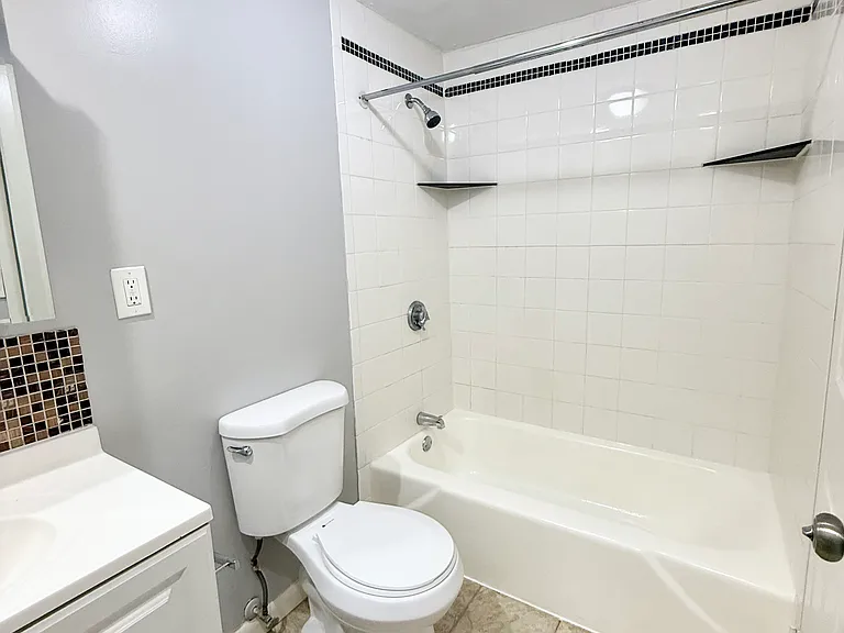47 Sumner St #407 — Photo 2