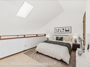 580 Foxtail Dr APT 216, Pewaukee, WI 53072